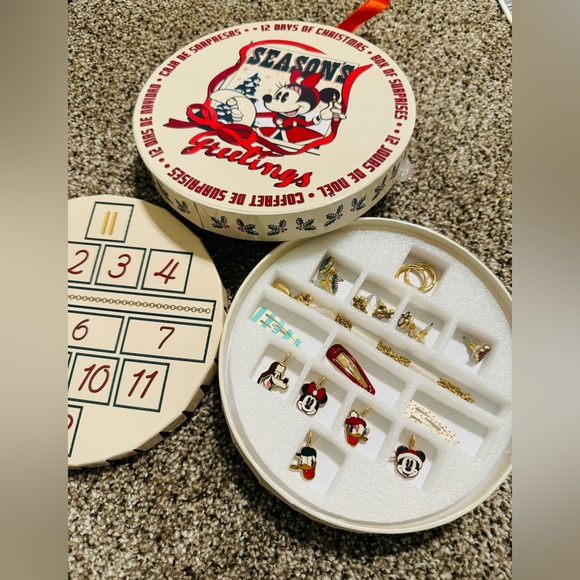 New Disney 12 days of Christmas box of surprises - Picture 3 of 4